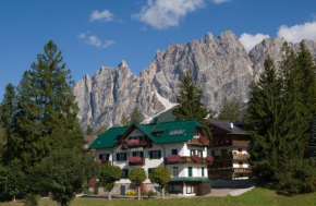 Гостиница Hotel Meuble Oasi  Кортина-Д'ампеццо